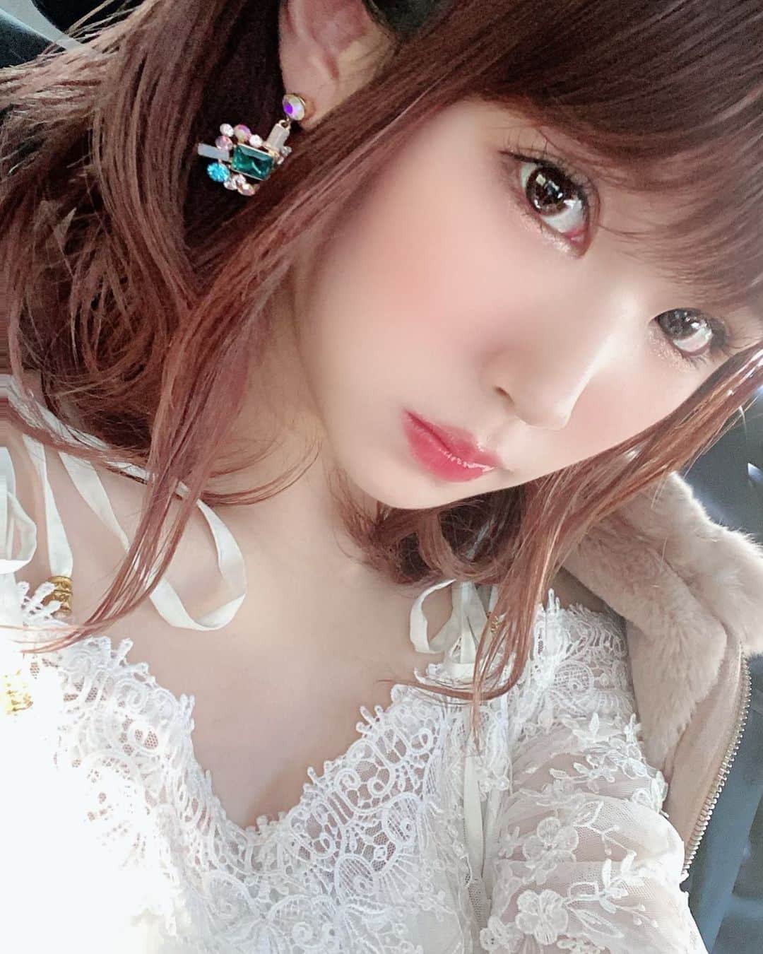 涼宮琴音のインスタグラム：「久しぶりにマット肌にしたよ💄 いつもセミマットだから なんか新鮮🙌🙌」