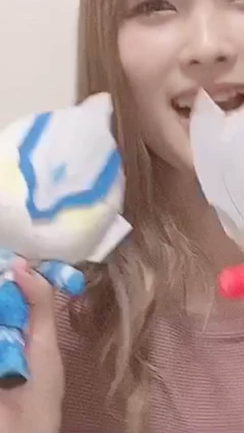 のインスタグラム：「. ひとつ前のヒトツボシ1人セッション動画内で ひときわ楽しそうな口ドラムさんパートを 単独推しカメラ仕様で上げておきます笑  ぜひお好みでビートやラップを重ねるなどして おうちセッションをお楽しみください🏠  #うたつなぎ #stayhome」