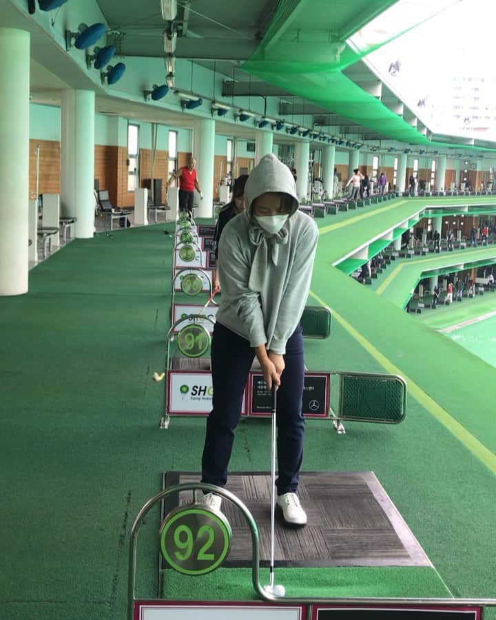 キム・インキョンのインスタグラム：「How did I get here... well, swing feels young ☺️#5weeks#prp」