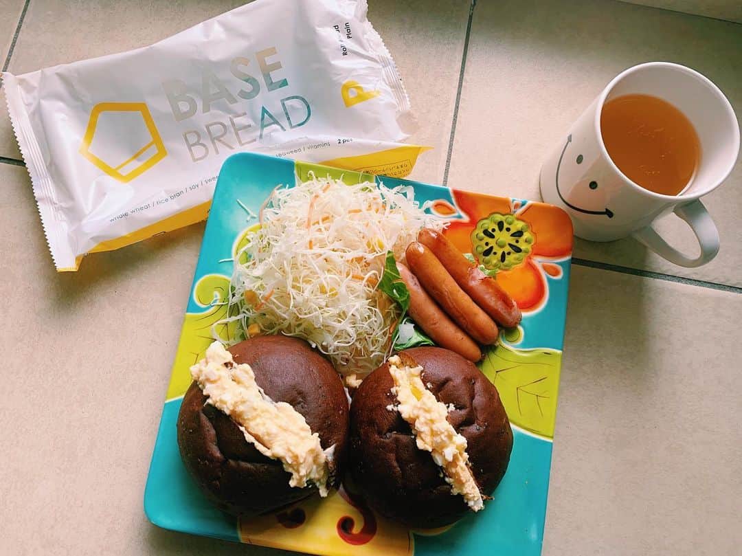 マイコ さんのインスタグラム写真 - (マイコ Instagram)「* いつかの朝昼ごはん。 @basefood_tokyo の base breadでタマゴサンド😋 全粒粉パンだから 食べ応えがあってお腹いっぱい。 今日は何作ろう〜。 ・ ・ ・ ・ #basefood#basebread#basefoodlife#brunch」4月20日 11時36分 - maicorori