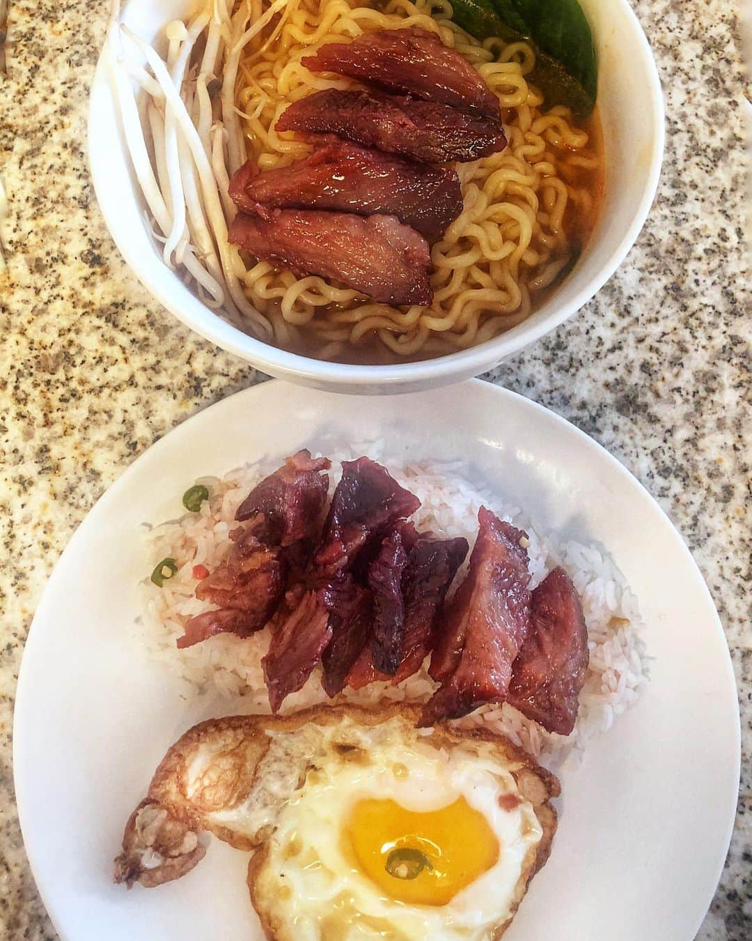 Jada Lalita Patipaksiriのインスタグラム：「I’m a noodles type of girl🍜, he’s a rice kind of guy🍚. I make it work👩‍❤️‍💋‍👨🍽 #noodles #ramen #broth #veggies #bbqpork #pork #friedegg #tasty #dinner #yum #foodpics #foodie #yummy #thaispice #food #thaifood #chinesefood  #cooking #thailand #spicyfood #recipe #cooking #rice #spicy #kitchen #cookbook #chef #soysauce #spicy #chopsticks」