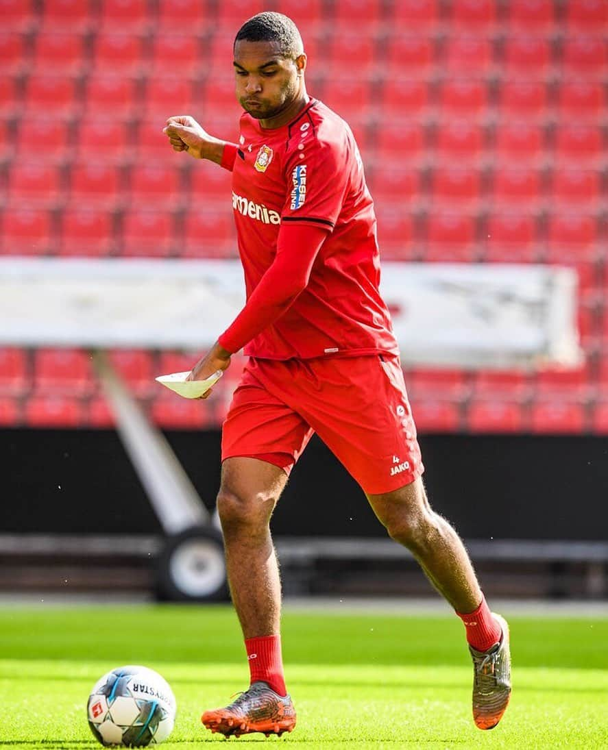 ヨナタン・ターさんのインスタグラム写真 - (ヨナタン・ターInstagram)「Missed you...⚽️」4月20日 3時13分 - jonathantah_