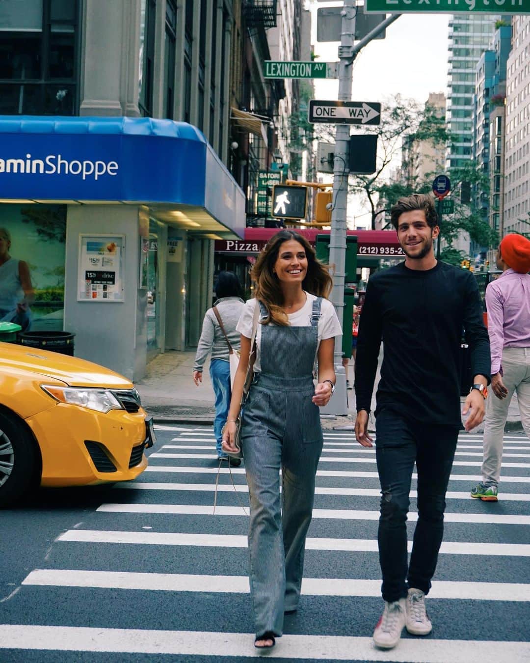 セルジ・ロベルトのインスタグラム：「Nyc streets. Summer 2017」