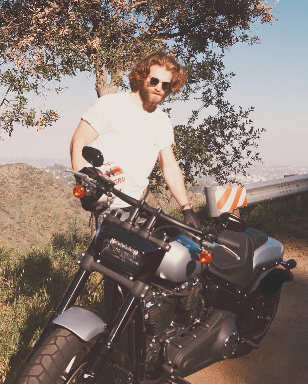 キーガン・アレンさんのインスタグラム写真 - (キーガン・アレンInstagram)「Lone wolf 🐺」4月20日 5時24分 - keeoone