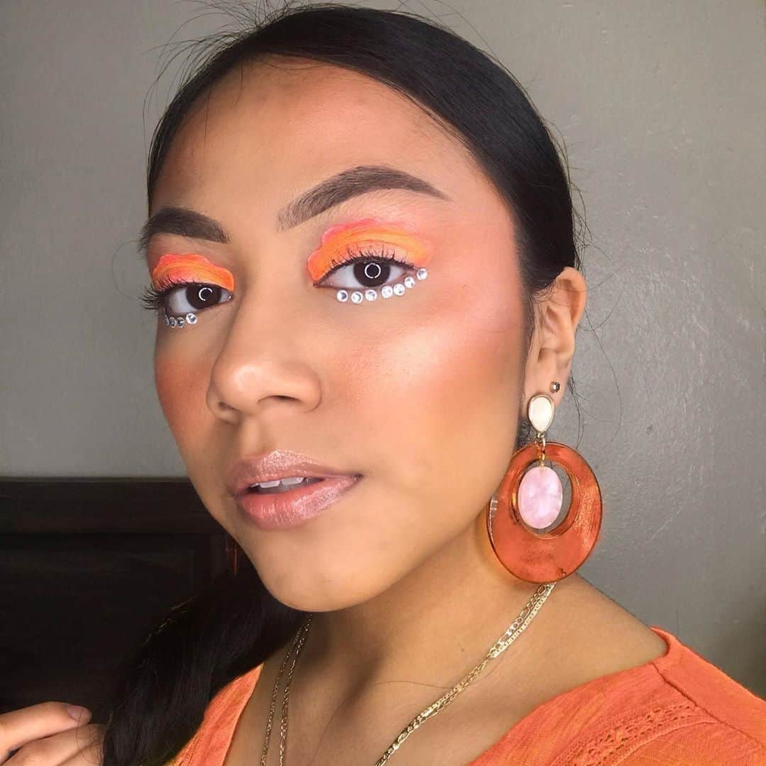 NYX Cosmeticsさんのインスタグラム写真 - (NYX CosmeticsInstagram)「@mubyjess.s brings the summer heat with this gorgeous makeup look! 🔥 She ties everything together with our #SweetCheeks Glowy Blush in 'Summer Breeze' 🧡✨ || #nyxcosmetics #nyxprofessionalmakeup #crueltyfreebeauty」4月20日 5時58分 - nyxcosmetics