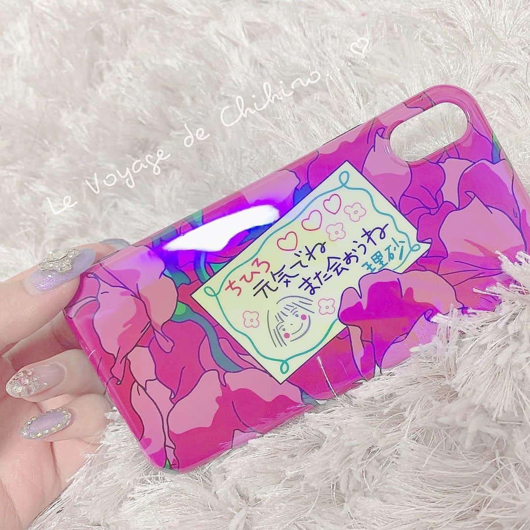茉井良菜さんのインスタグラム写真 - (茉井良菜Instagram)「ワシの今のiPhoneケース秀逸だから見て欲しい💐(たぶんアンオフィ)(小声)💐💐💐」4月20日 6時33分 - yonsuchan