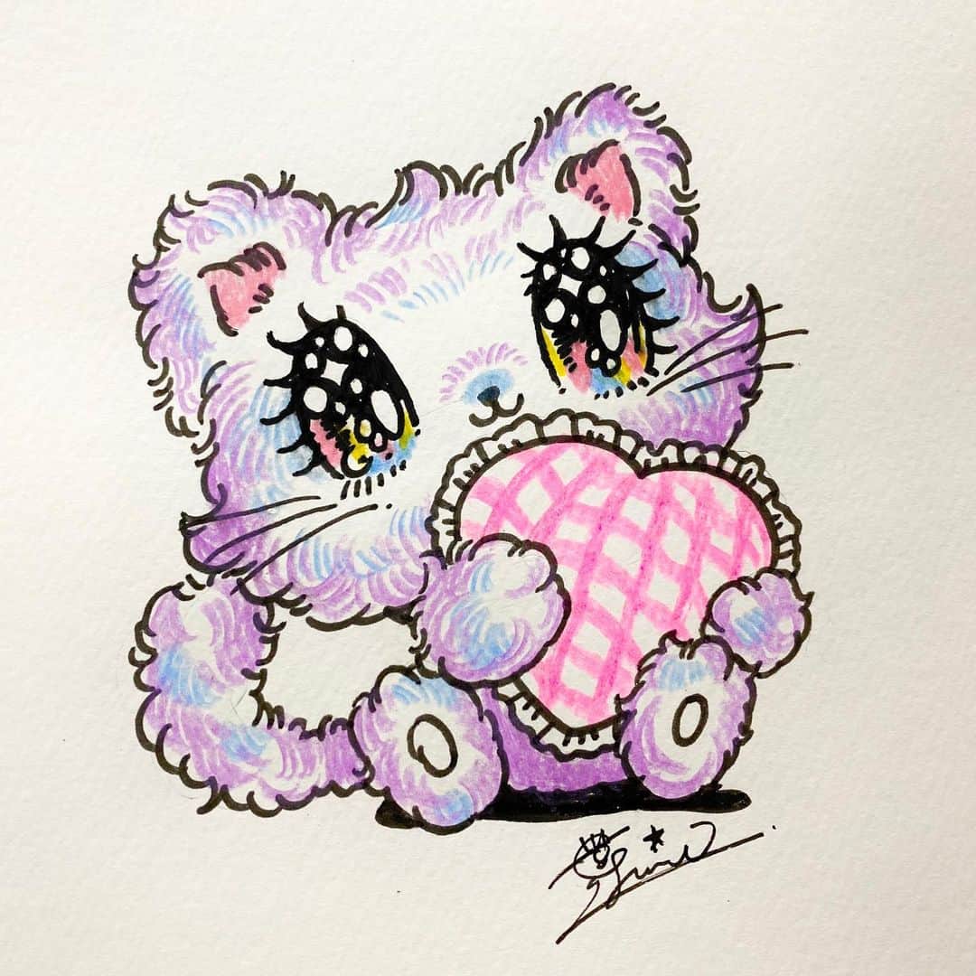 せきやゆりえさんのインスタグラム写真 - (せきやゆりえInstagram)「クッションを抱いたフワフワ猫ちゃん💖  YouTubeに描き方レッスンあるよ🌈 せきやゆりえでチェケ！  #せきやゆりえとお絵かきタイム #猫　#せきやゆりえのらくがき #catillustration #illustration #colorpencil  #drawing」4月20日 9時37分 - gonhanamizz
