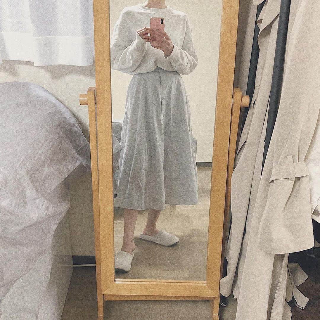 小澤楓さんのインスタグラム写真 - (小澤楓Instagram)「お家ではラフだけど毎日私服に💭 昨日の私🍃 . . #おうち時間  #韓国ヘア #韓国メイク  #eyedesigner #ootd #outfit #김석진 #selfie #me #셀스타그램 #셀카#데일리룩#패션#데일리코디#패피#옷스타그」4月20日 10時14分 - kaede_cyori