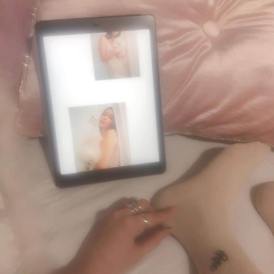 胡桃兎愛のインスタグラム：「色々なカワイイをずっと検索してる❤︎ #housetime」