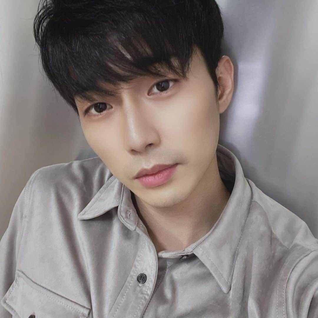 Jay のインスタグラム：「저녁식사 잘 챙겨 드세요. ご飯ちゃんと食べてくださいね。」