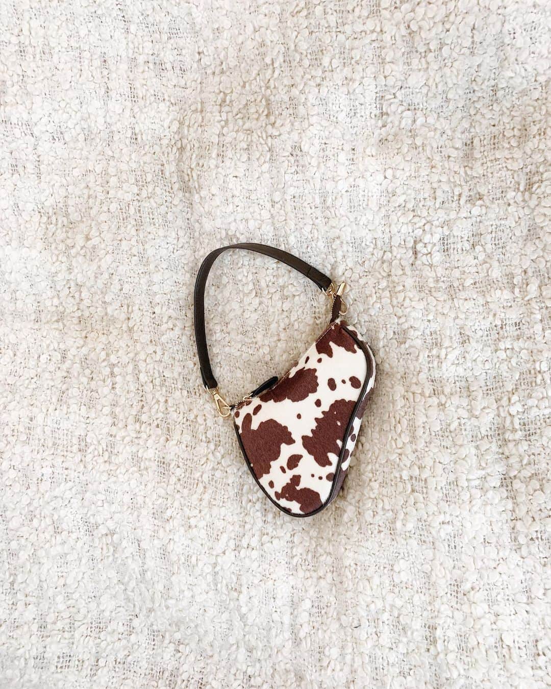 Naomiのインスタグラム：「I'm readyだよ🥺 🐄🐄🐄 .  #stayhome #🐄」
