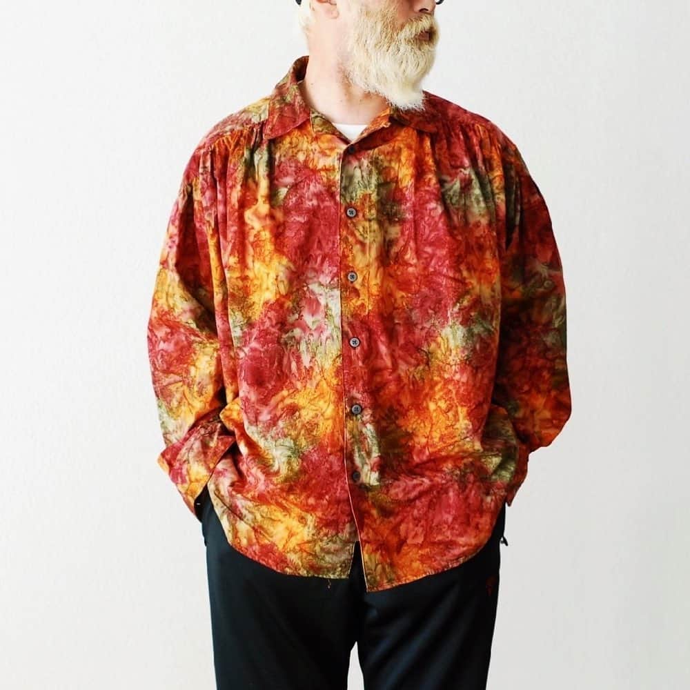 wonder_mountain_irieさんのインスタグラム写真 - (wonder_mountain_irieInstagram)「_ AiE / エーアイイー "Painter shirt - abstract batik" ¥26,400- _ 〈online store / @digital_mountain〉 https://www.digital-mountain.net/shopdetail/000000011149/  _ 【オンラインストア#DigitalMountain へのご注文】 *24時間受付 *15時までのご注文で即日発送 *送料無料 tel：084-973-8204 _ We can send your order overseas. Accepted payment method is by PayPal or credit card only. (AMEX is not accepted)  Ordering procedure details can be found here. >>http://www.digital-mountain.net/html/page56.html _ 本店：#WonderMountain  blog>> http://wm.digital-mountain.info/blog/20200206/ _ _ #NEPENTHES #AiE #ネペンテス #エーアイイー _ 〒720-0044  広島県福山市笠岡町4-18 JR 「#福山駅」より徒歩10分 #ワンダーマウンテン #japan #hiroshima #福山 #福山市 #尾道 #倉敷 #鞆の浦 近く _ 系列店：@hacbywondermountain _」4月20日 20時49分 - wonder_mountain_