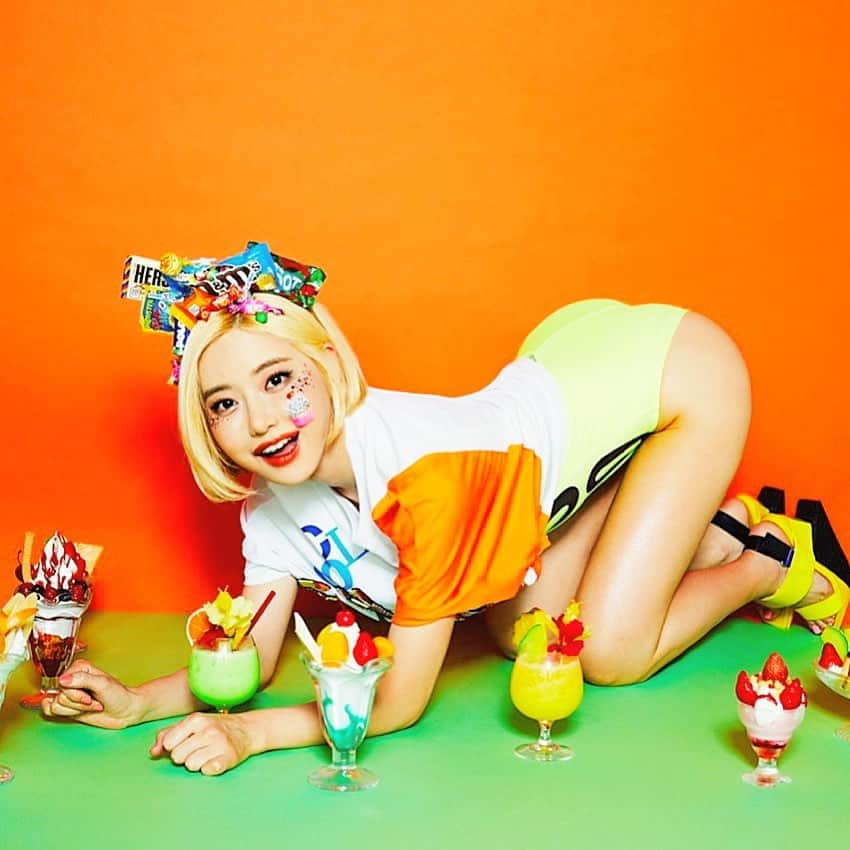 Dj Sodaさんのインスタグラム写真 - (Dj SodaInstagram)「Who wants to have some dessert with me? 🍡🍧🍨🍦🧁🍰🍫🍬🍭🍩💕 📷 @ninagawamika  #Mgirl」4月20日 21時04分 - deejaysoda