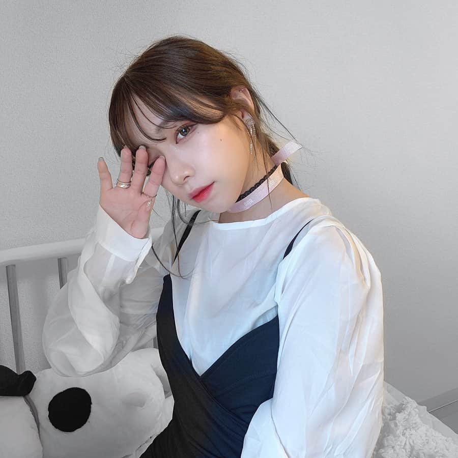 のインスタグラム：「😉」