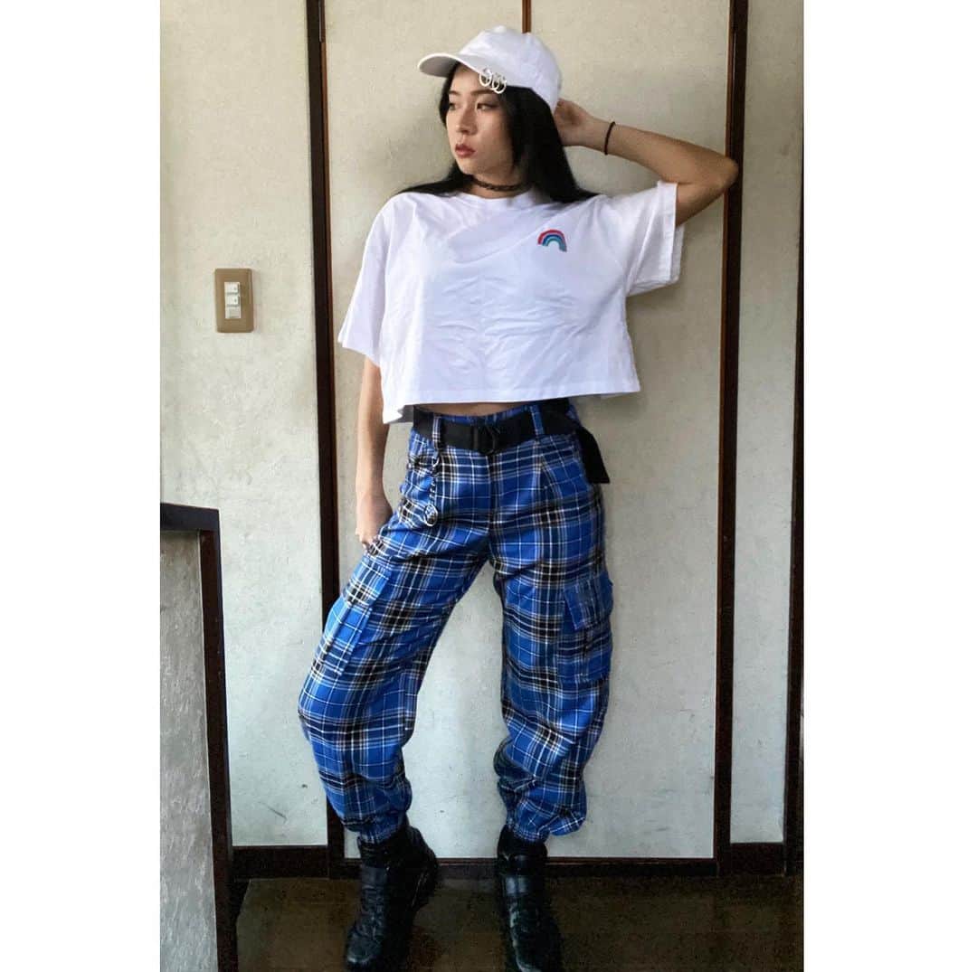 Erisa Seoのインスタグラム：「One last photo with my long hair 😏✨」