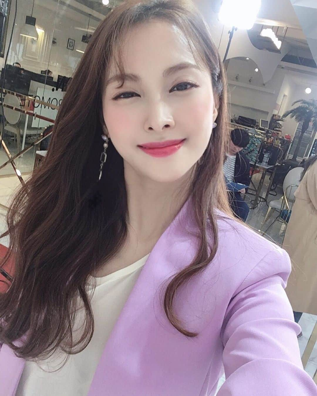 パク・ギュリさんのインスタグラム写真 - (パク・ギュリInstagram)「뷰티앤뷰 촬영!🌸🌸 #2020trends  #beauty #makeup #cosmetics」4月20日 13時17分 - gyuri_88