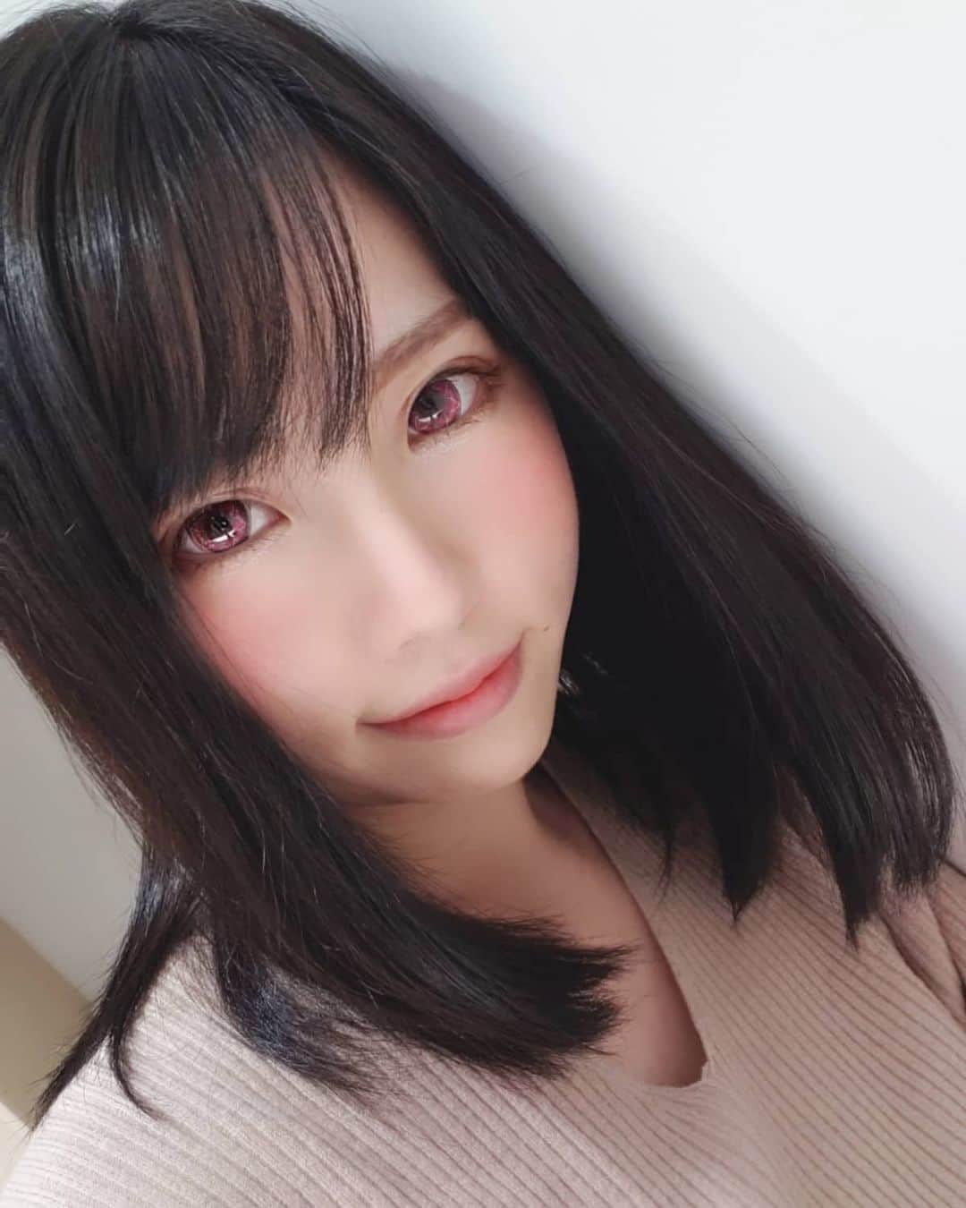 山内もえのインスタグラム：「. . 目の色違うの、わかるかな〜(੭ु´ ᐜ ` )੭ु #カラコン 大好き！ . . https://free-model.jp . . #フリーモデル #山内もえ #撮影依頼受付中 #撮影 #サロンモデル #sexy #被写体 #model #モデル #写真 #smile #デカ目 #beauty #pretty #cute #eye #idol #偶像  #瞳 #natural #photo #可爱的 #portrait #portraitphotography #makeup #photography #写真好きな人と繋がりたい #グラビア」