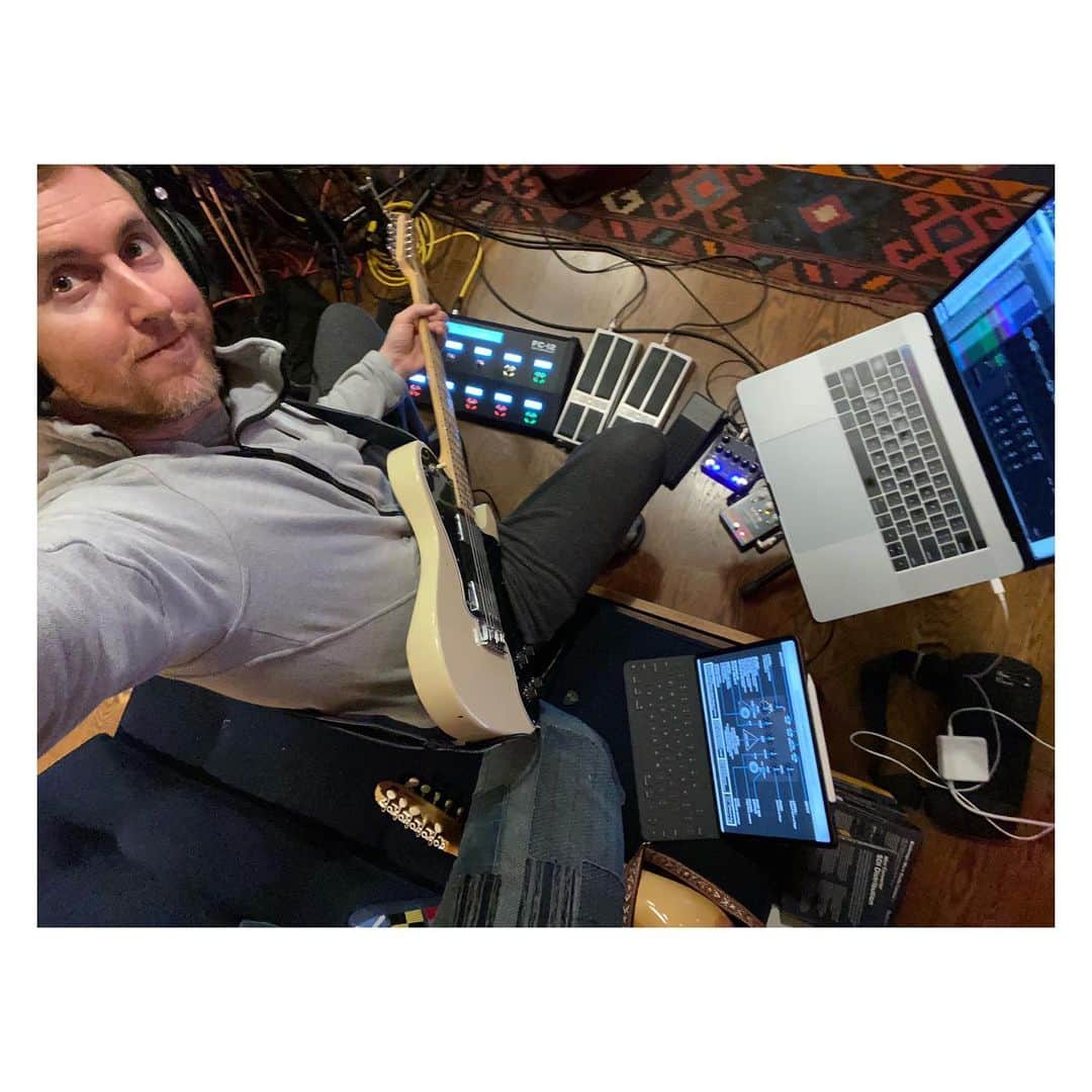 ジェシー・カーマイケルのインスタグラム：「Welcome back to my home studio The Helm...Here’s today’s guitar setup with @fractalaudiosystems AXE-FX III and FC-12 foot controller along with external pedals. Some new M5 recordings coming soon?!」