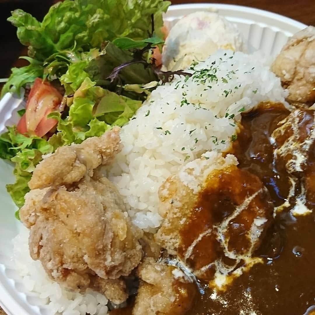 可児壮隆さんのインスタグラム写真 - (可児壮隆Instagram)「米子市のテイクアウトできる飲食店の情報です！ ぜひご活用ください。 プロフィールにURL貼っておきます  ふりーだむ https://www.facebook.com/ふりーだむ-673940629331941/ 090-6844-3726 鳥取県米子市新開7-20-2」4月20日 14時51分 - kani041807