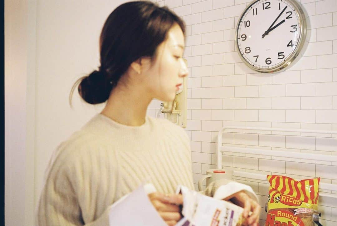 ミナ さんのインスタグラム写真 - (ミナ Instagram)「🕑🕗🕝🕣🕦 #민하_필름」4月20日 14時55分 - blossomh_