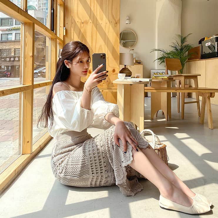 Chuuのインスタグラム：「요고 인기 많네유! 지금부터 가을까지 입기 좋은 스커트라서 그런가봐용💐✨」