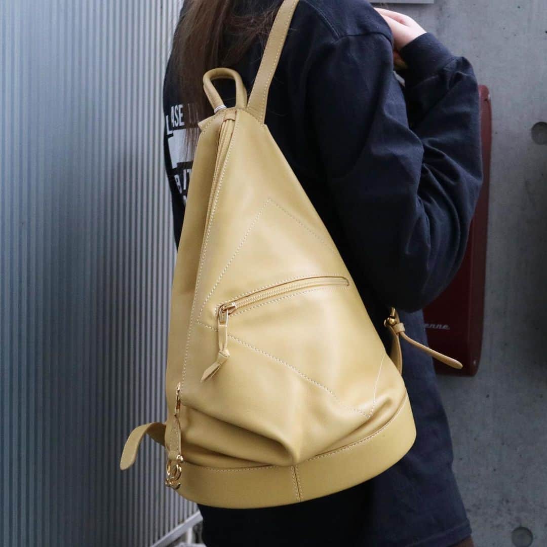 Vintage Brand Boutique AMOREさんのインスタグラム写真 - (Vintage Brand Boutique AMOREInstagram)「LOEWE backpack.  This item is only available at the store but we accept orders through DM. Please DM us if you are interested in the item!  Free Shipping Worldwide✈️ DM for more information ≫ ≫ ≫✉️ info@amorevintagetokyo.com  #ヴィンテージ #エルメス  #ヴィンテージエルメス #ヴィンテージブランドブティック #アモーレ #アモーレトーキョー #表参道 #青山 #東京 #hermes #vintage #vintageHermes #hermesvintage#amoretokyo #amorevintage #vintageshop」4月20日 16時10分 - amore_tokyo