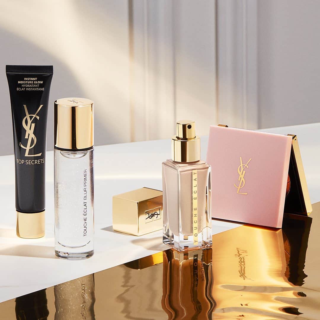 Yves Saint Laurent Beautyさんのインスタグラム写真 - (Yves Saint Laurent BeautyInstagram)「Name a brighter gang. Give a glowing, reflective finish, that looks never oily but naturally luminous, from natural-origin Macadamia oil. TOUCHE ÉCLAT LE TEINT CRÈME TOUCHE ÉCLAT LE STYLO FOUNDATION Y BRUSH TOP SECRETS INSTANT MOISTURE GLOW #yslbeauty #toucheeclat #foundation #illuminator #iamthelight」4月20日 17時01分 - yslbeauty