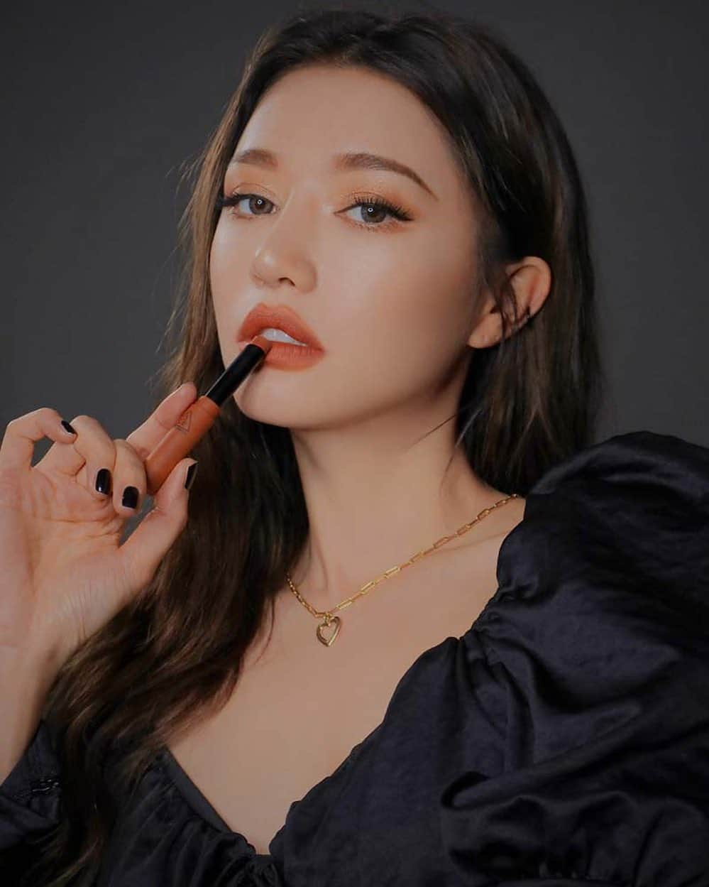 3CE Official Instagramさんのインスタグラム写真 - (3CE Official InstagramInstagram)「3CE SLIM VELVET LIP COLOR #SIMPLE_STAY Just color of color, Slim velvet lip color🤎 #3CE #3CESLIMVELVETLIPCOLOR」4月20日 17時11分 - 3ce_official