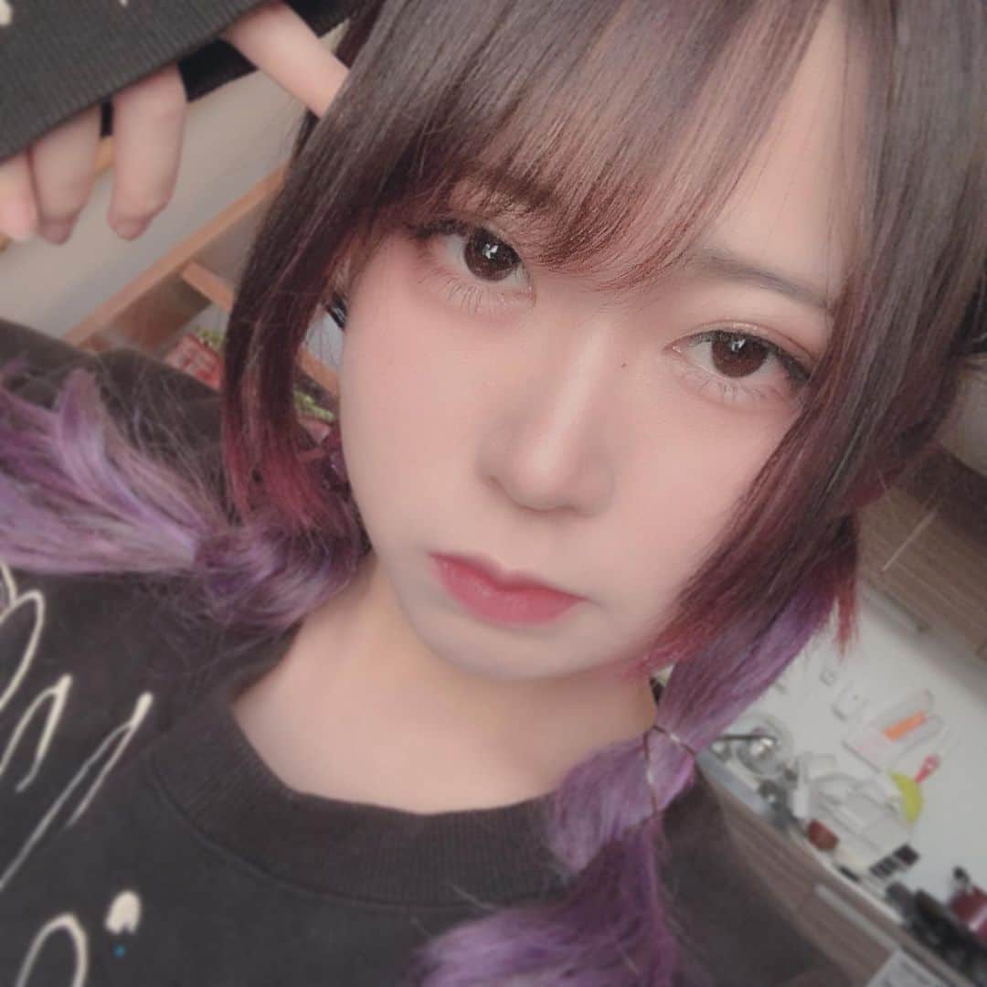 ねおきまこのインスタグラム：「引きこもり極めてる」