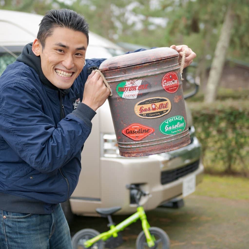キャンプ情報サイト［ランタン］さんのインスタグラム写真 - (キャンプ情報サイト［ランタン］Instagram)「CAMP SMILE STYLE ／ 両親から引き継いだキャンプギア を大切に使い続ける ＼ いろんなキャンパーのキャンプスタイルを現地取材と一般キャンパーからの投稿で数多く掲載してます。 . . 詳しくは @lantern.camp  webサイトをご覧ください . . #camp #camping #outdoor #travel #trip #lantern_smile #nature #キャンプ #キャンプ用品 #アウトドア #テント #自然 #旅行 #キャンプ初心者  #キャンプ好きな人と繋がりたい #キャプテンスタッグ #ツーバーナー #マイアミ浜オートキャンプ場 #ペット #センゴクアラジン #アラジンストーブ #ファミリーキャンプ #ファミキャン #滋賀県」4月20日 17時46分 - lantern.camp