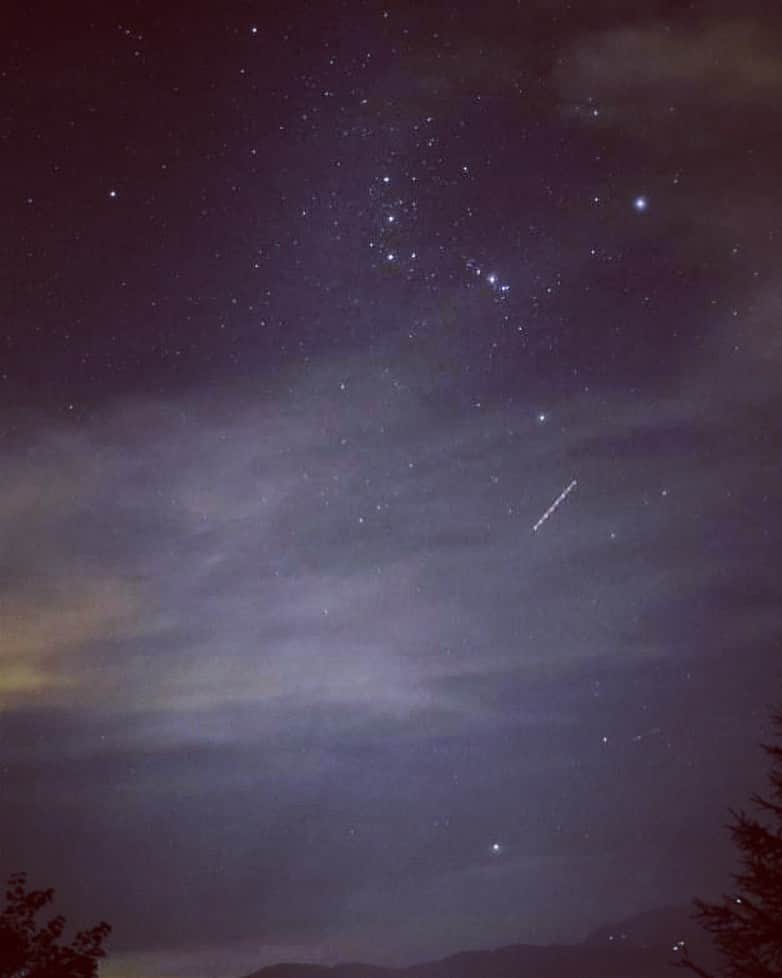 ヤマト（はやぶさ）のインスタグラム：「#はやぶさ　#夜空　#この写真も　#いつだか叔母から送られて来たもの　#どこの空でしょうか　#みんな　#同じ空の下」