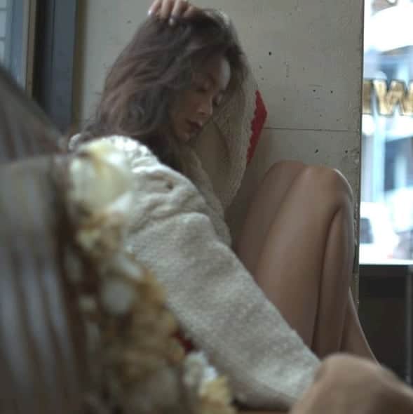 脇田恵子のインスタグラム：「１２３皆各々コメント付けてみて🥺  1.ふぅ。 2. 暇だなぁ外でたいよぉ🥺 3. まじでやることない。さみしいなぁ  暇つぶしの妄想タイム🤤」
