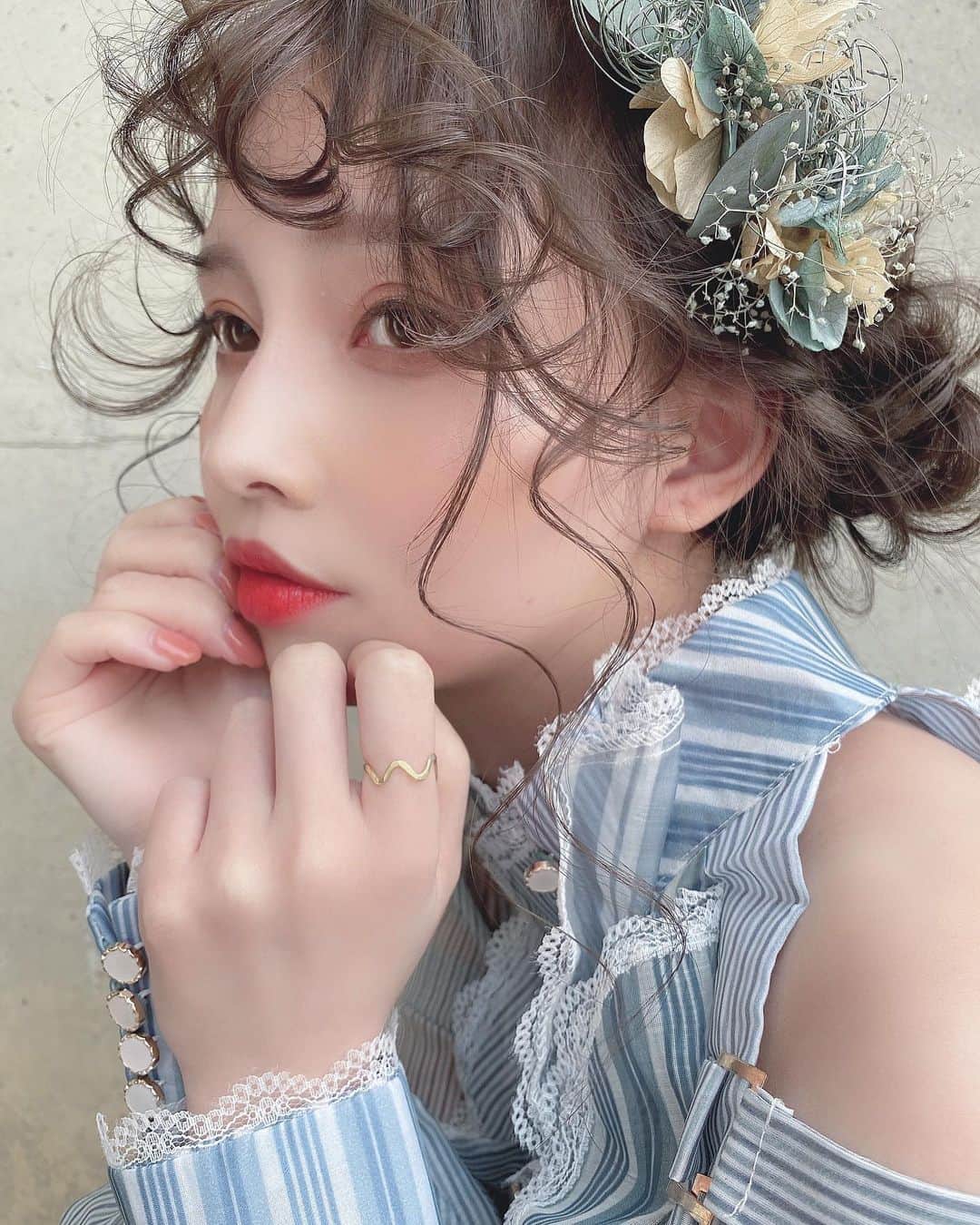 Licaさんのインスタグラム写真 - (LicaInstagram)「💐 . #ヘアアレンジ#ヘアスタイル#ピアス#アクセサリー#お団子#お団子アレンジ#お団子ヘア #名古屋」4月20日 19時38分 - lica829