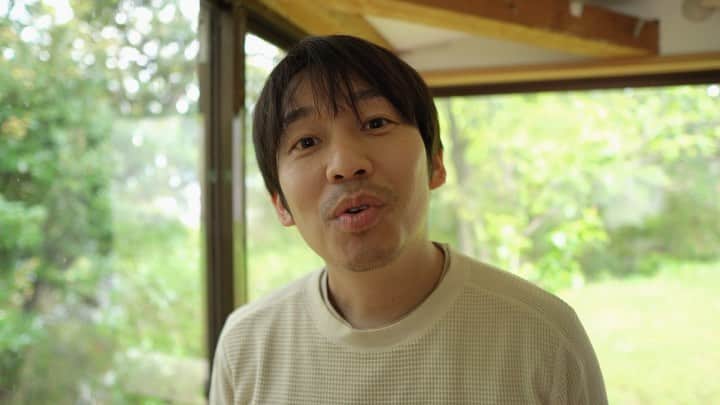 のインスタグラム：「4/23木曜21時開講！ 予定変更：学生でもわかるWEBセールス講座﻿ .﻿ オープンカレッジ #selfmedia_for_friends ﻿ 早くも4回目講義は「WEBで直接モノを売る」を開講します。﻿ 無料で受講可能です、ぜひシェアのお力添え、お願いいたします👍﻿ .﻿ ___ん？ネットショップ？オークション？物販？﻿ 初心者じゃあるまいし、それなら受ける必要なくない？﻿ .﻿ フフフ。﻿ いま、ネットでのお買い物バブルが到来中！﻿ 「正しい伝え方と売り方」﻿ 「売れる商品の作り方」﻿ を理解すれば、コロナで不況な今、外出せずとも、どなたでも安心して売上をあげることができます👍﻿ .﻿ そして、普段からビジネスを行っている方は、この講義でさらに伸ばすことが可能です。﻿ .﻿ 言うならば、今回の講座は﻿ 3回目講義の続編「続・D2C」﻿ .﻿ 木曜21時は、ノートを準備し、業界トップのわかりやすさが自慢な、福田のインスタグラムライブを楽しんでくださいね！﻿ .﻿ .﻿ ■特に対象﻿ ・本業が危ない会社員﻿ ・在宅で副業を探している主婦﻿ ・起業したい学生﻿ ・ビジネスを見直したい経営者﻿ .﻿ ■スケジュール﻿ インスタライブ30分﻿ 休憩5分﻿ Facebookライブ20分﻿ 終了﻿ .﻿ ■無料facebookグループ参加方法﻿ この投稿をシェアいただければ、メッセージにて招待URLをお送りします👍﻿ .﻿ .﻿ 無料で開催するため、シェアや拡散いただき、みんなで正しい知識を身につけ、コロナに負けないこれからの経済活動に備えましょう！ . #selfmedia #フォーフレンズ #選んでもらえる自分づくり #仕事 #起業 #転職 #副業 #生き方 #働き方改革 #在宅ワーク #読書 #コロナ #フリーランス #就活 #キャリア #起業女子 #リモートワーク #おうち時間 #人生 #テレワーク #本 #ビジネス #ライフスタイル #自由 #自己啓発 #勉強 #女性起業家 #コロナに負けるな #起業家」