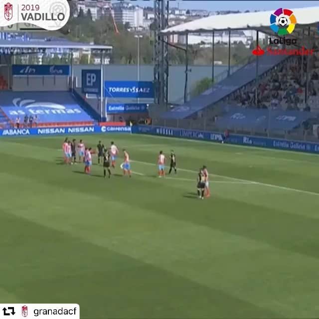 アルバロ・バディージョのインスタグラム：「🤩🤩🤩 #repost @granadacf ・・・ 📺 Hoy hace un año de esta genialidad de @Alvaro_Vadillo en Lugo. Desde el salón de casa 🛋️ directo a la portería rival 🥅.⠀ ⠀ #GolesGCF #Granada」