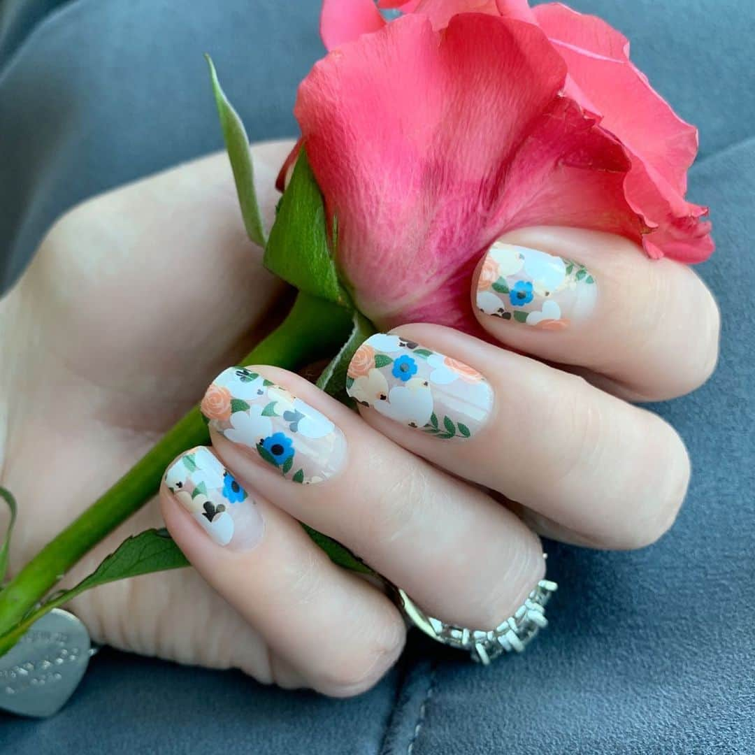 Jamberryさんのインスタグラム写真 - (JamberryInstagram)「// NAIL WRAP // “I must have flowers, always, always” - Monet  Featured: Love - FADV Charitable Nail Wrap . . . . . #jamberry #jamberrynails #jamberrynailwraps #lovejn #fadv #fightagainstdomesticviolence」4月21日 5時43分 - jamberry