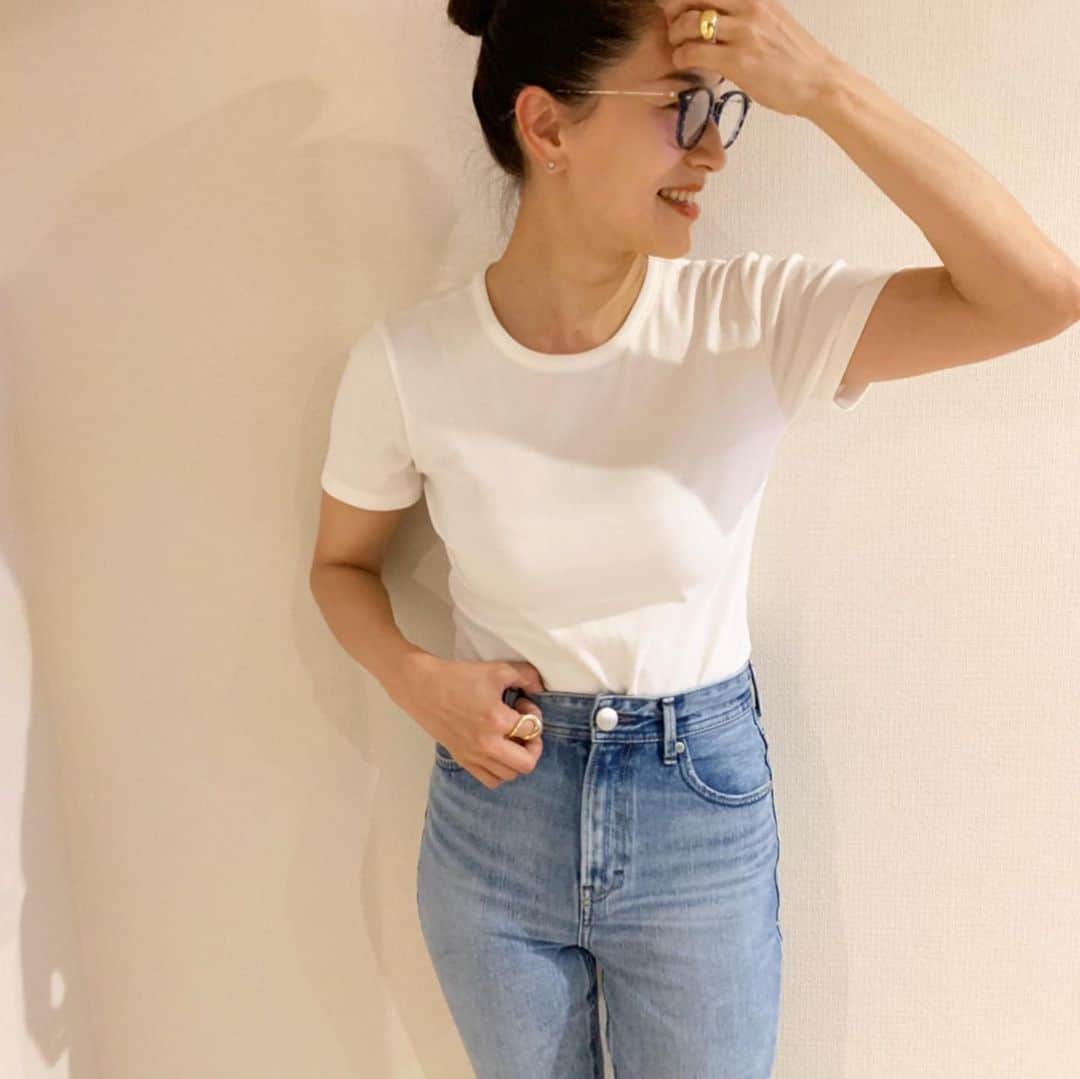 亀恭子のインスタグラム：「#栄作スタイル ＋Orangelip . . . 整理してたら久々に見つけた ロンパース型のカットソー。 . . ボトムにストレッチのデニムで、 まるでレオタードかのようにw 軽快な一日^ ^ . . today's… #fashion #ootd #kkstyle #tokyo #kamescloset #cutandsew #petitbateau #pants #yanuk  #stayhome #rainyday #monday #eisakuday #なんか長いなぁと思って着たのに #ピッタリだった w」