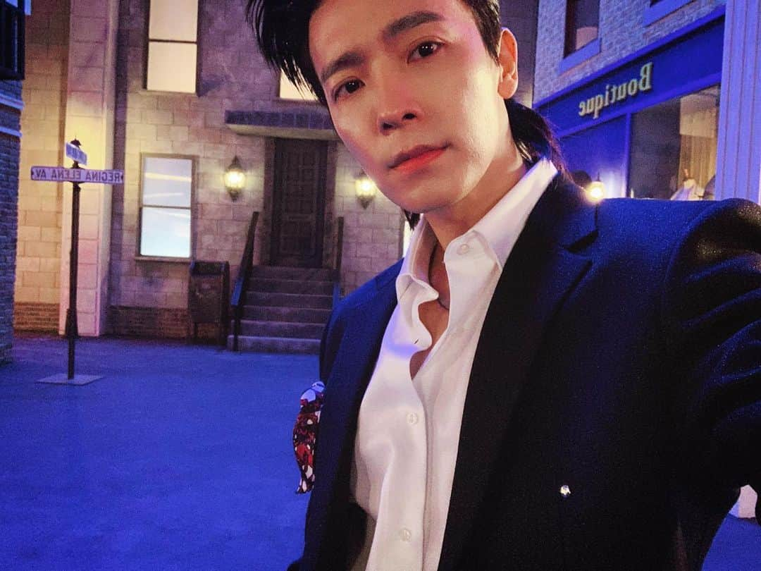 ドンヘさんのインスタグラム写真 - (ドンヘInstagram)「많이 보고싶네요. 잘자요 :) @」4月20日 22時39分 - leedonghae