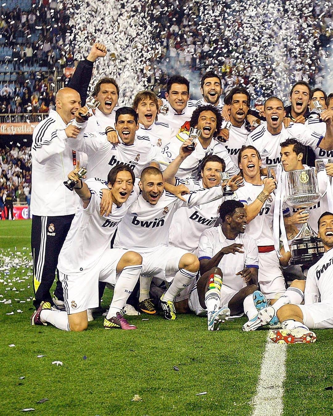 レアル・マドリードさんのインスタグラム写真 - (レアル・マドリードInstagram)「⬅️🏆➡️ ¡Hoy se cumplen 9 años de nuestro 18º título de Copa del Rey! - It’s nine years since our dramatic extra-time victory that sealed our 18th Copa del Rey! 🆚 Barcelona 0-1 Real Madrid (AET) 🗓 20/04/2011 #YoMeQuedoEnCasa | #RMFansEnCasa | #StayHome」4月20日 22時49分 - realmadrid