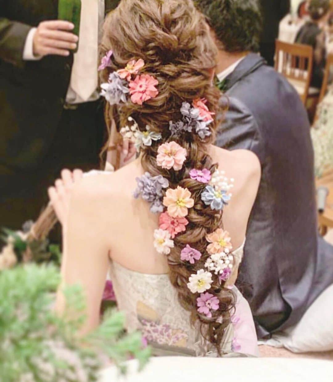 プレ花嫁の結婚式準備アプリ ウェディングニュースさんのインスタグラム写真 プレ花嫁の結婚式準備アプリ ウェディング ニュースinstagram お花いっぱいが可愛い ラプンツェル風ヘア9選 本物の料金 見積もり 写真が