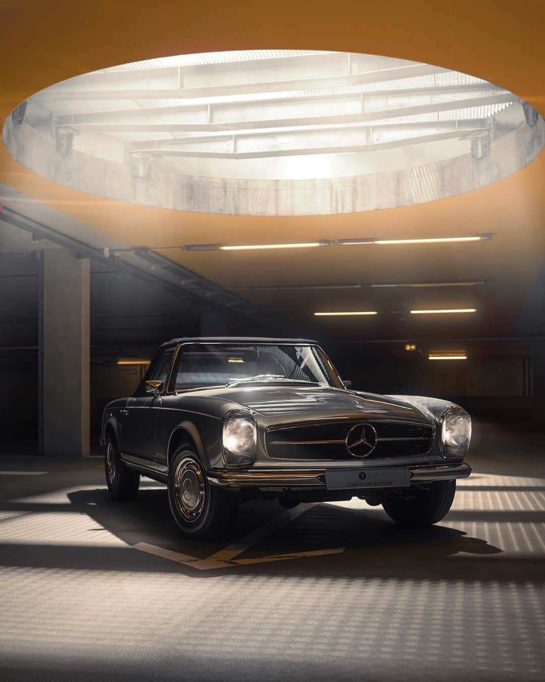メルセデス・ベンツさんのインスタグラム写真 - (メルセデス・ベンツInstagram)「A classic beauty from the 1960s in full glory. The beige metallic Mercedes-Benz 280 SL from 1969. Get your classic star now and benefit from the 12-month warranty. Tap on the shopping tag! 📸 via @mercedesbenzmuseum . #MercedesBenz #MB #daimler #MBclassic #mercedesbenzclassic #Classiccar #dreamcar #instacar #alltimestars #w113 #w113pagoda」4月20日 23時04分 - mercedesbenz