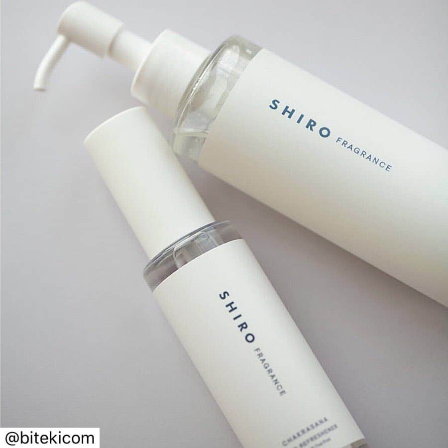 益田麻衣のインスタグラム：「SHIRO(@shiro_japan)からハンドリフレッシングシリーズがと登場！  アルコール配合のハンドスプレーやジェルは、手指消毒にも使えるそう！ 早速予約しました！ 香りもよさそうで、届くのが楽しみです。  #biteki #shiro #shirocosmetics #ハンドケア #ハンドジェル #ハンドスプレー #ハンドリフレッシングシリーズ」