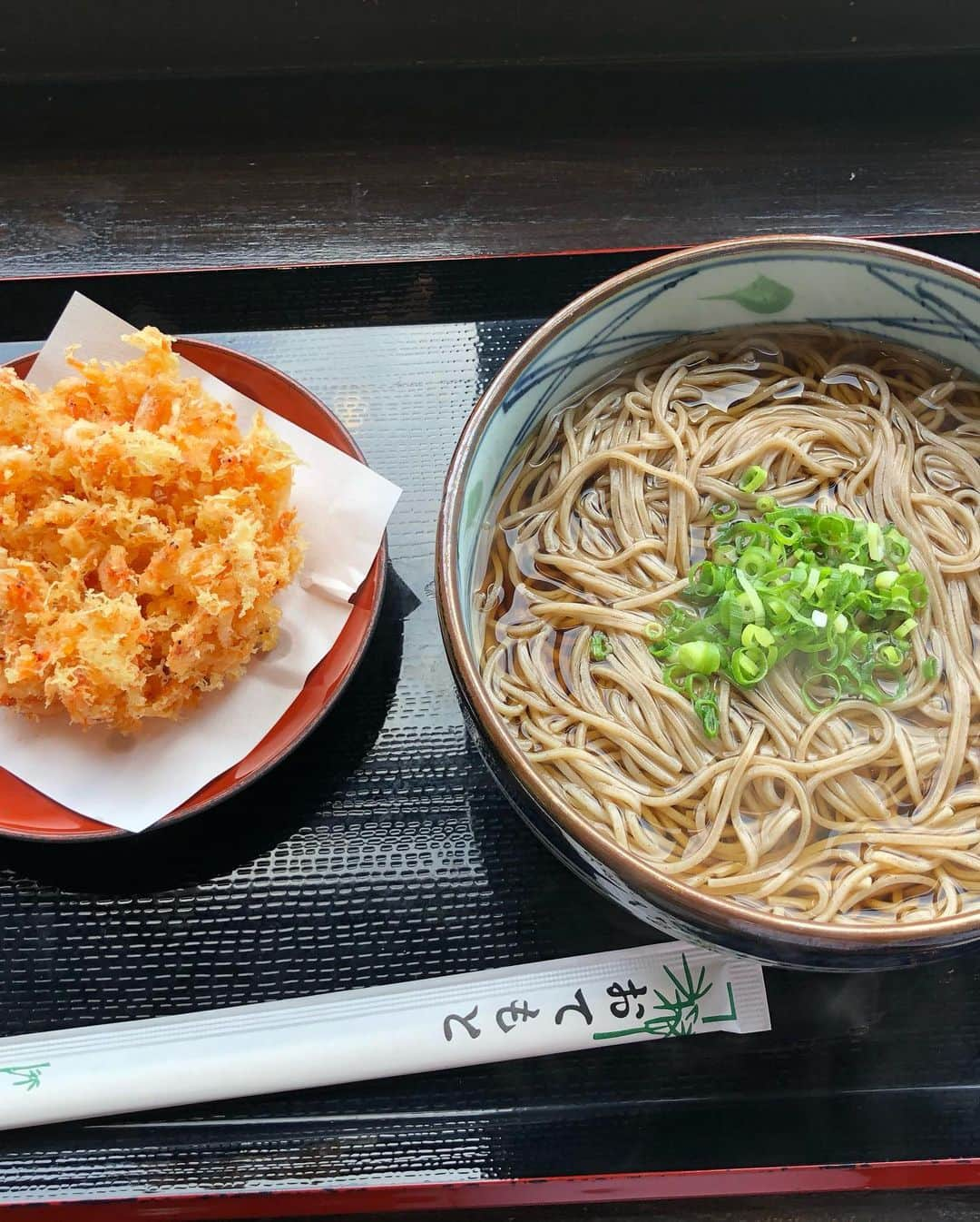 北脇順子さんのインスタグラム写真 - (北脇順子Instagram)「そうだ。たくさん食べよう♪🐷 シドニーから帰国してもう、2ヶ月！早すぎる、、。毎日涙が出るほど感動する日本食🥺 「やめられない、止まらない」 ↑こんな状況  食生活だけは慣れなかった海外生活だったから、帰国後の日本食は「神」だった！留学前、何でもないものだと思ってた日本食、手に届かなくなると、急に欲しくなる。それが私w 今この状況も同じ。自分が一番大切にしているのは何なのかを気付かせてくれる。だけど今は耐えて、「辛抱」の後には必ず幸せが待ってる。「普通の生活」がどれほど貴重なことだったのか、🥺🥺 また皆んなで集まって、笑って 、登ってができる何でもない生活が戻ってくることを祈って、さあ、今日も食べるよ🐷  暇すぎてダラダラ書いてみた。🤣」4月20日 23時12分 - ringohime0803