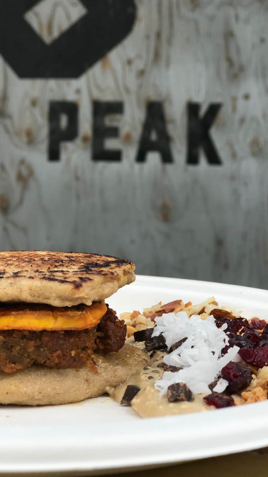 マニー・サンティアゴのインスタグラム：「Remaking one of America’s famous breakfast sandwiches, the McGriddle but VEGAN. We introduce the V-Griddle 😂🤝 You’re welcome!  Steps: Prepare the “Oats Pancake” Mix from prior recipe post, wait to cook. Get some tofu and cut it 🔪 into a square patty. Season the tofu as you would your scrambled “eggs”. Fry 🍳 in the pan for the whole making of the pancake until it’s crispy on both sides. Get some “Beyond Meat” Sausages. Smash and mix them in a bowl. Shape them into patties and fry them until they are crispy. NOW, start making the “Buns” which are the pancakes. Pour the mix to cook the bun, Squeeze syrup into them or if you don’t have a “squeezer” wait until they are done and put syrup on top. Stack the sausage and Tofu egg in between the cakes with syrup on the inside. Make a cup of ☕️ or OJ go outside and enjoy the fact that we can make such a crazy and unhealthy sandwich VEGAN/HEALTHY/DELICIOUS. LETS GO, Are You Not Entertained!」