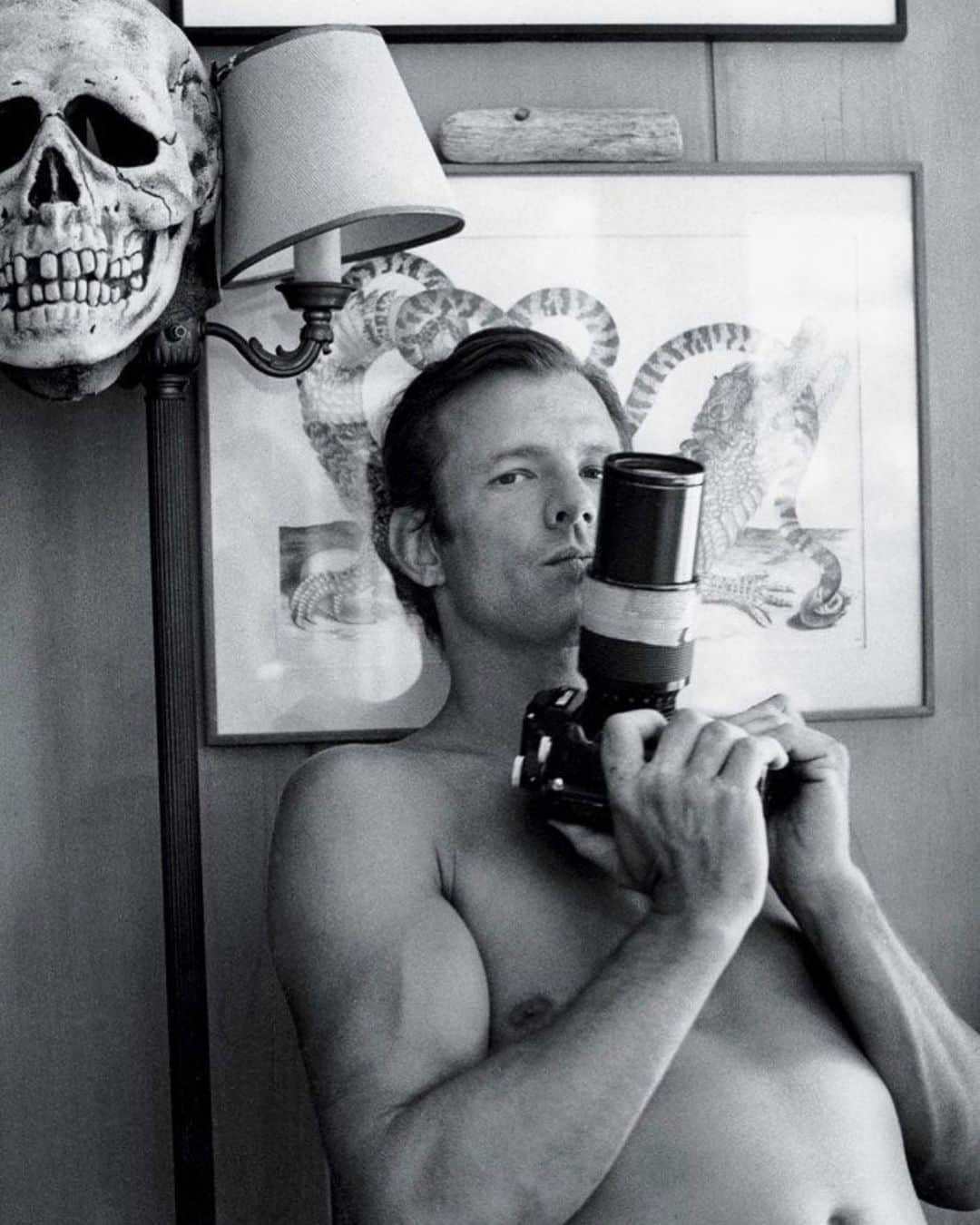 サーフバザーのインスタグラム：「Mourning the confirmation of a great loss today in our world and east end community.  Just his physical beauty shocks me; I do not think I have ever seen a more handsome man before. A very interesting and diverse life; this man lived his life fully and I admire that.  Even his death was poetic.  I feel he was a kindred spirit in his subconscious desire to return his body back to the earth.  #peterbeard #rip」