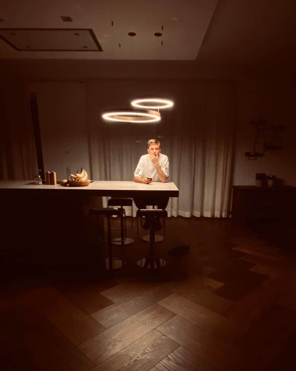 クリストフ・クラマーのインスタグラム：「Mehr heilig als Schein :)」