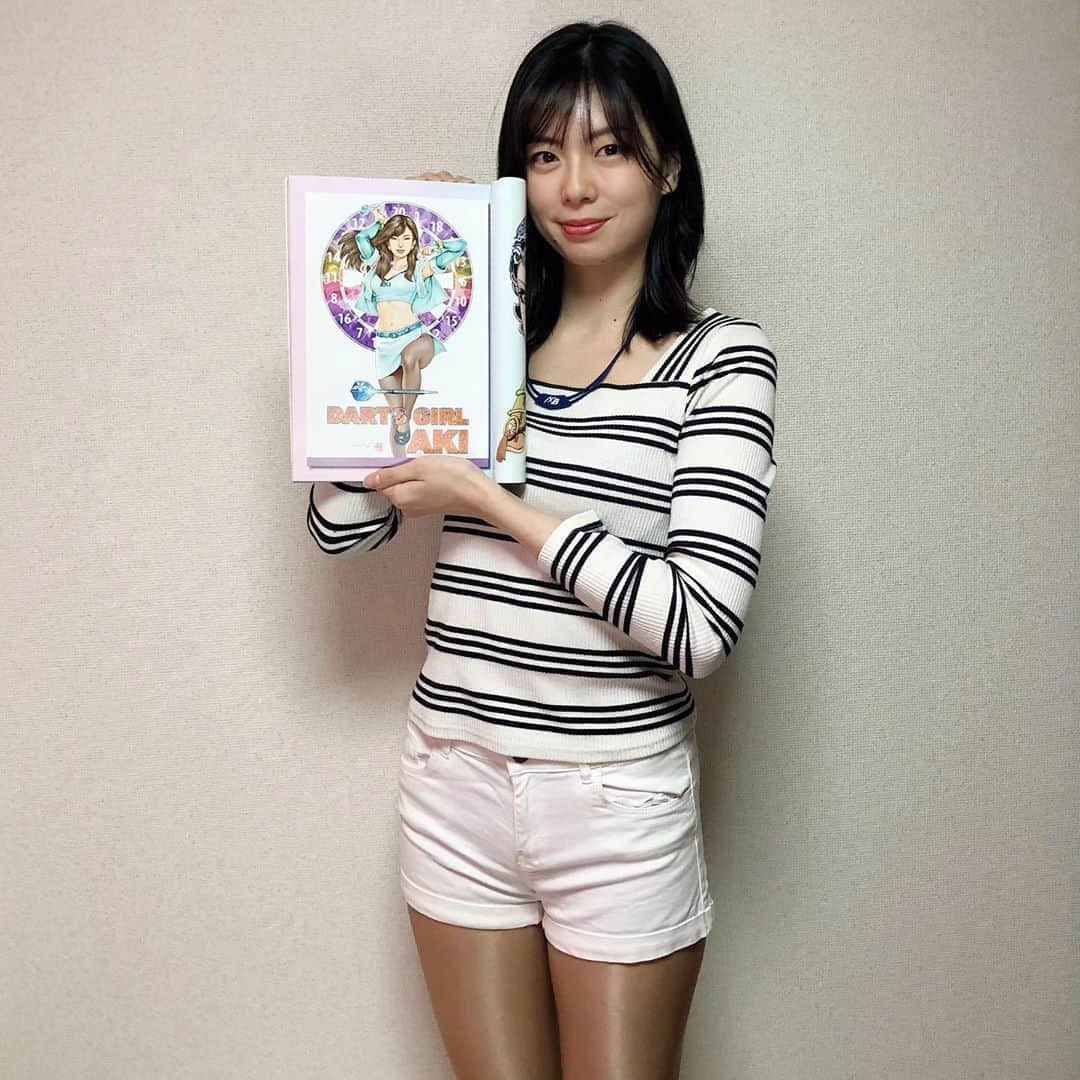 田渕亜季のインスタグラム：「, 叶精作先生の画集 私のイラストがあります♪ 、 、」