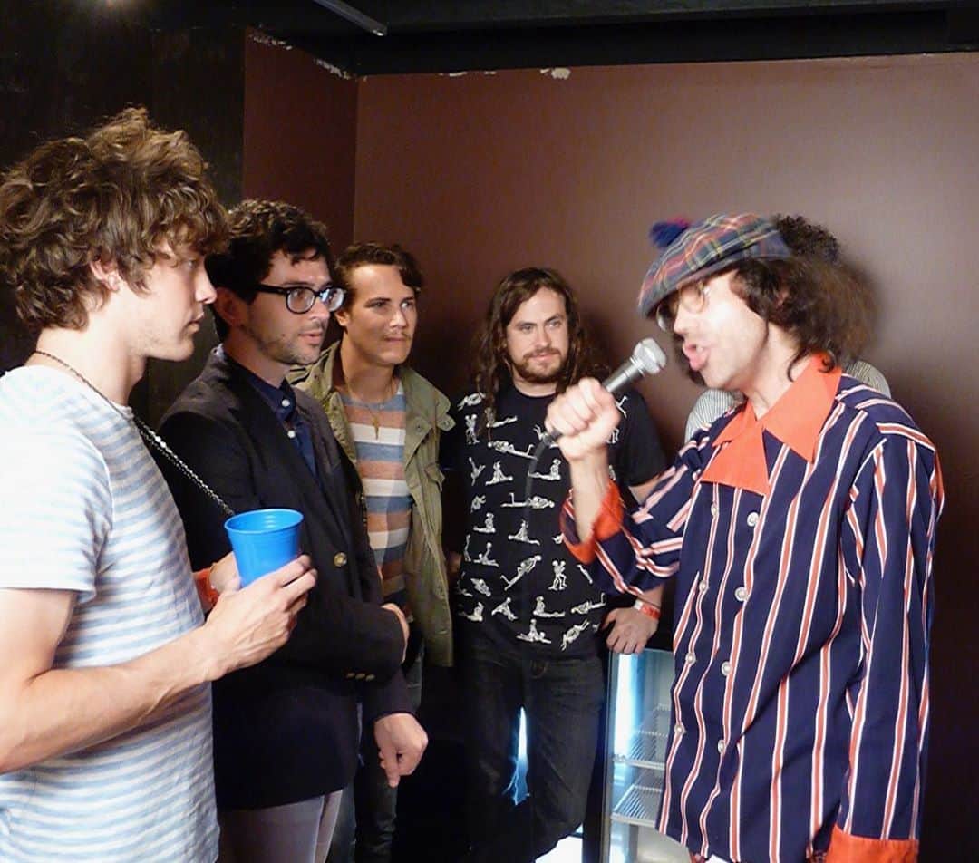 MGMTのインスタグラム：「Hey it’s MGMT, ask us anything! To celebrate 10 years of Congratulations, we’ll be hosting a Reddit AMA this Wednesday, 4/22 at 3pm EST/12pm PST. Now’s a good time to prep those burning questions and we’ll prep those burning answers. If Nardwuar can do it, so can you! (link in bio)」