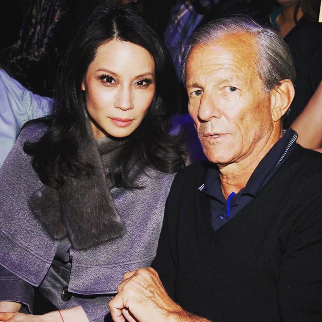 ルーシーリュー ルーシー・リューさんのインスタグラム写真 - (ルーシー・リューInstagram)「I met @peterbeardart in Paris at  the Galliano show. Elegant, soulful, sincere, magnetic. An artist and  explorer with pure passion for animals and Mother Earth. You will be missed  ...