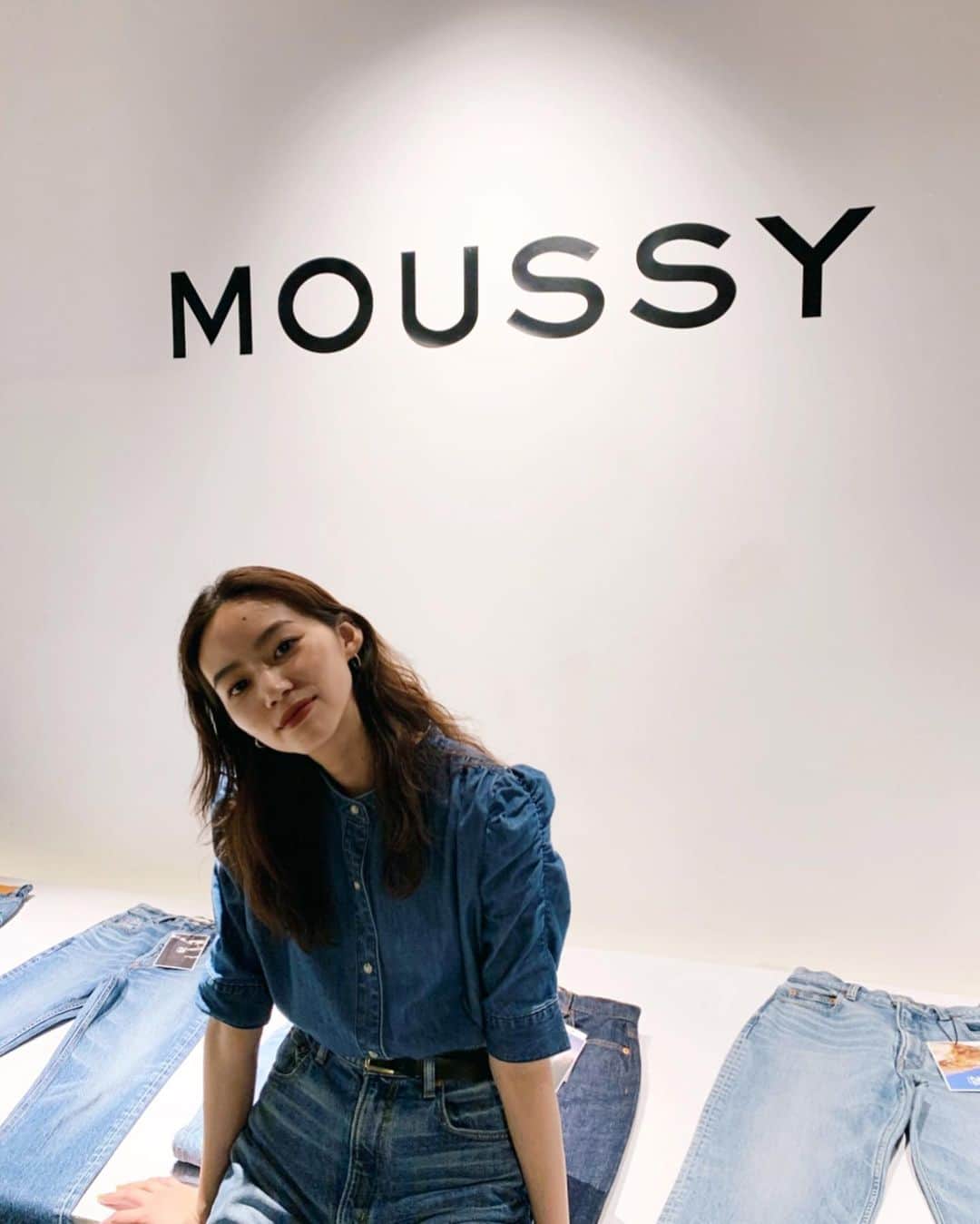 Shiho Sasakiのインスタグラム：「4/21✨ 今日はMOUSSYの20周年の誕生日🎂 MOUSSYの一員として歩んできた 10年💭 色んな事があったけど、私自身を成長させてくれた大事なかけがえのない場所です✨ 皆さんもぜひ一緒にお祝いしてね🥂 #HBD_MOUSSY」